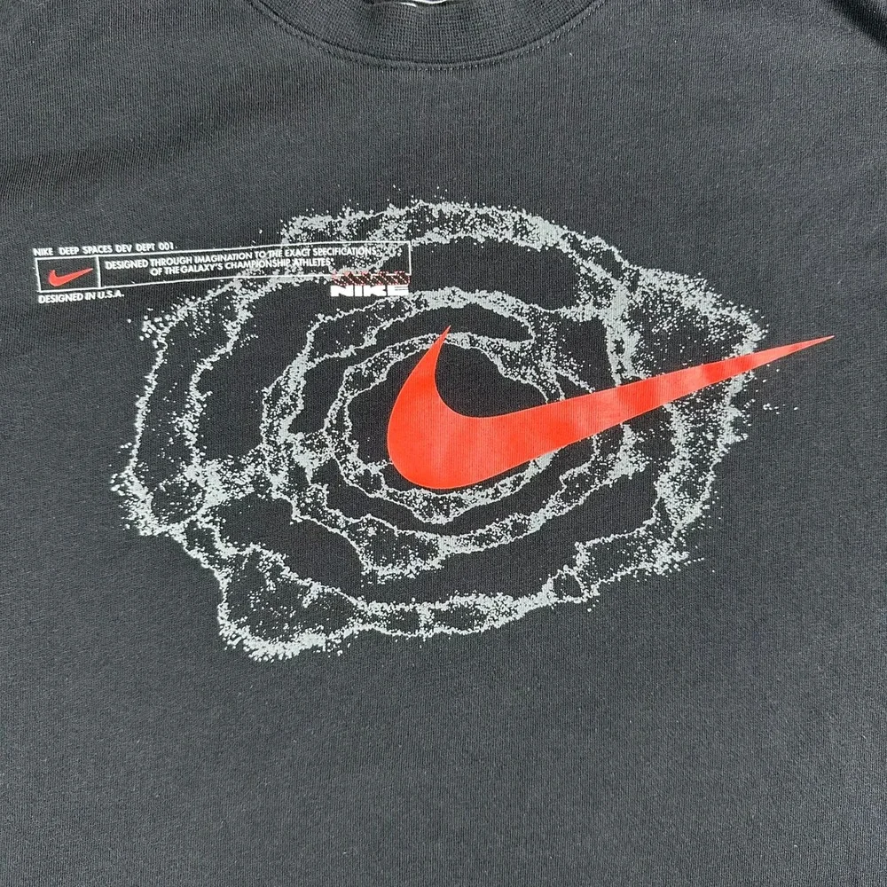 Nike Deep Spaces Graphic T-Shirt Black Red Galaxy Mens Size S‎